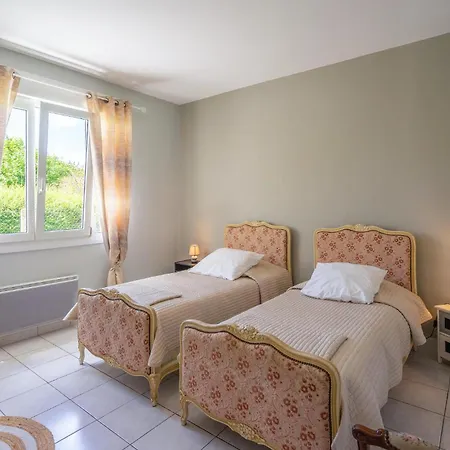 Semesterbostad Cozy In Palais Sur Mer With Kitchen