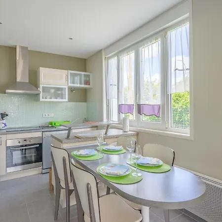 Semesterbostad Cozy In Palais Sur Mer With Kitchen Saint-Palais-sur-Mer